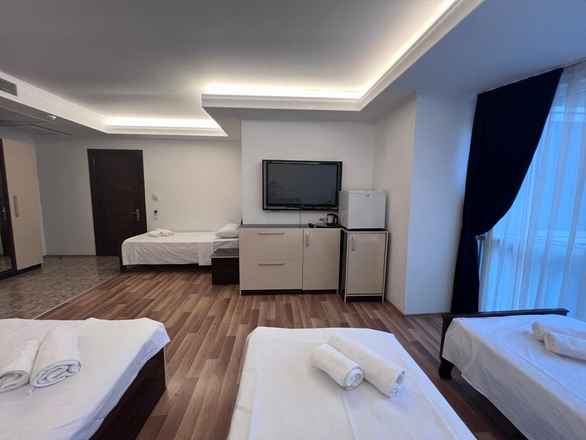 Hotel Argo Batumi Exterior foto