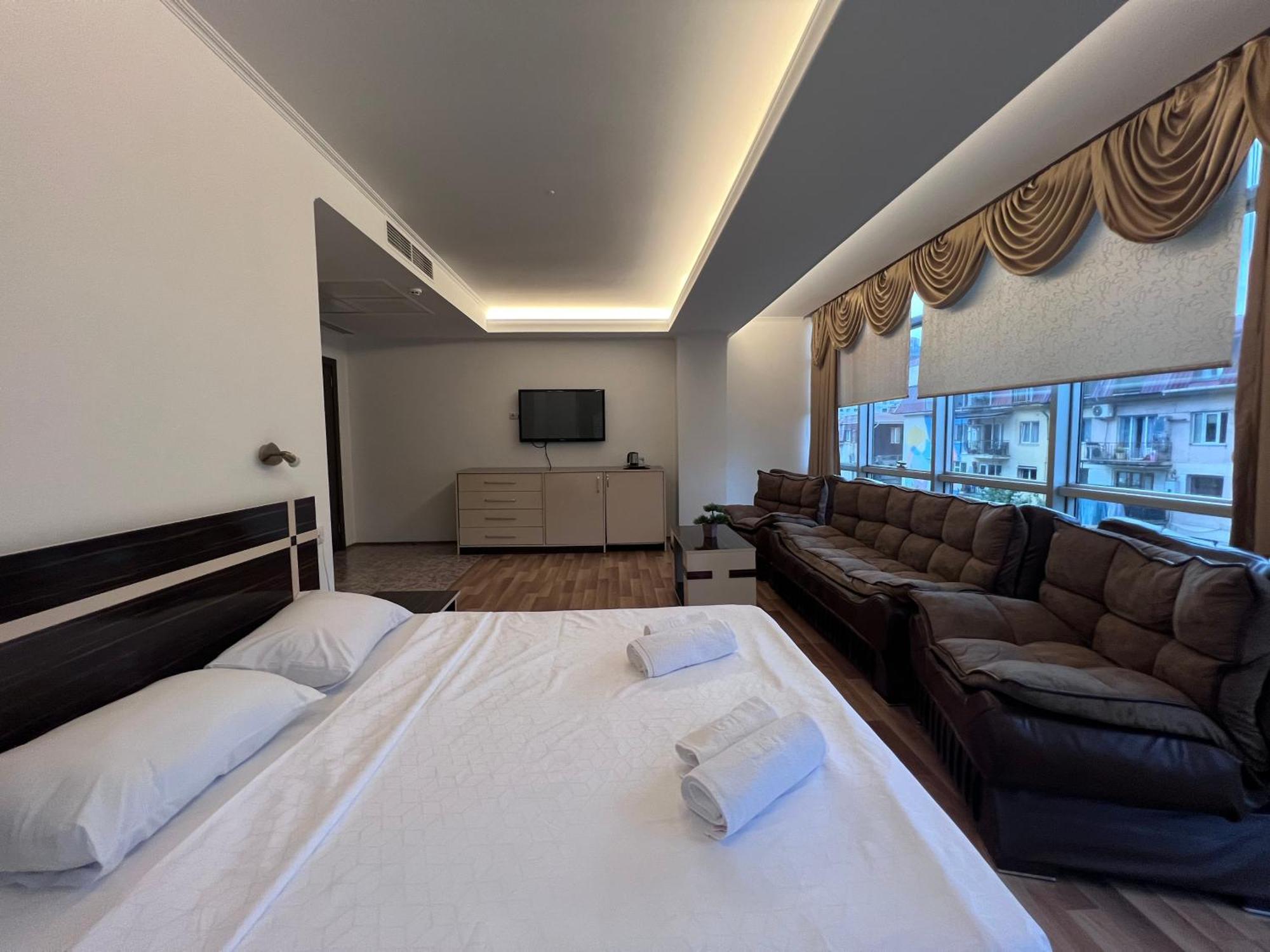 Hotel Argo Batumi Exterior foto