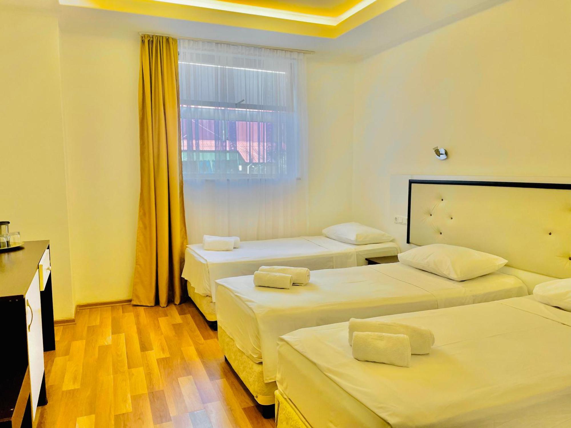 Hotel Argo Batumi Exterior foto